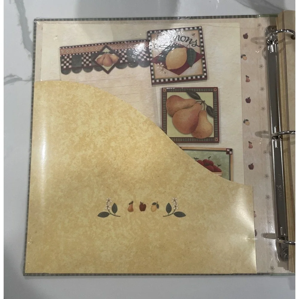 DEBBIE MUMM Deluxe Recipe Binder Like New‎ Pear Design 2008